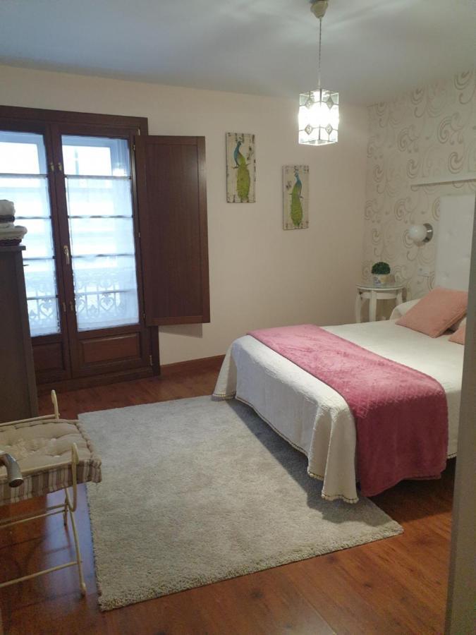 Apartamento Cine Colon Ribadeo Exterior foto